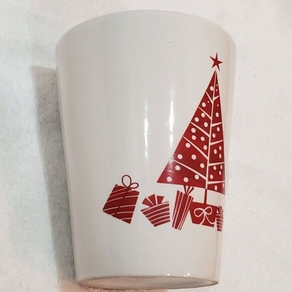 California Pantry 2009 Christmas Mugs Set of Two - Picture 3 of 8